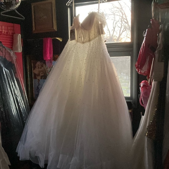 Meet your Posher - Picture 11 of 11